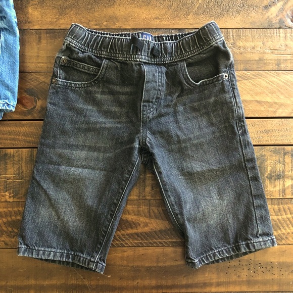 Kids GAP Denim Shorts - Picture 2 of 9
